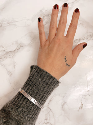 Bracciale personalizzato SLIM - font classic - Wanderlust Factory® ☽ Mobile Fashion Boutique 