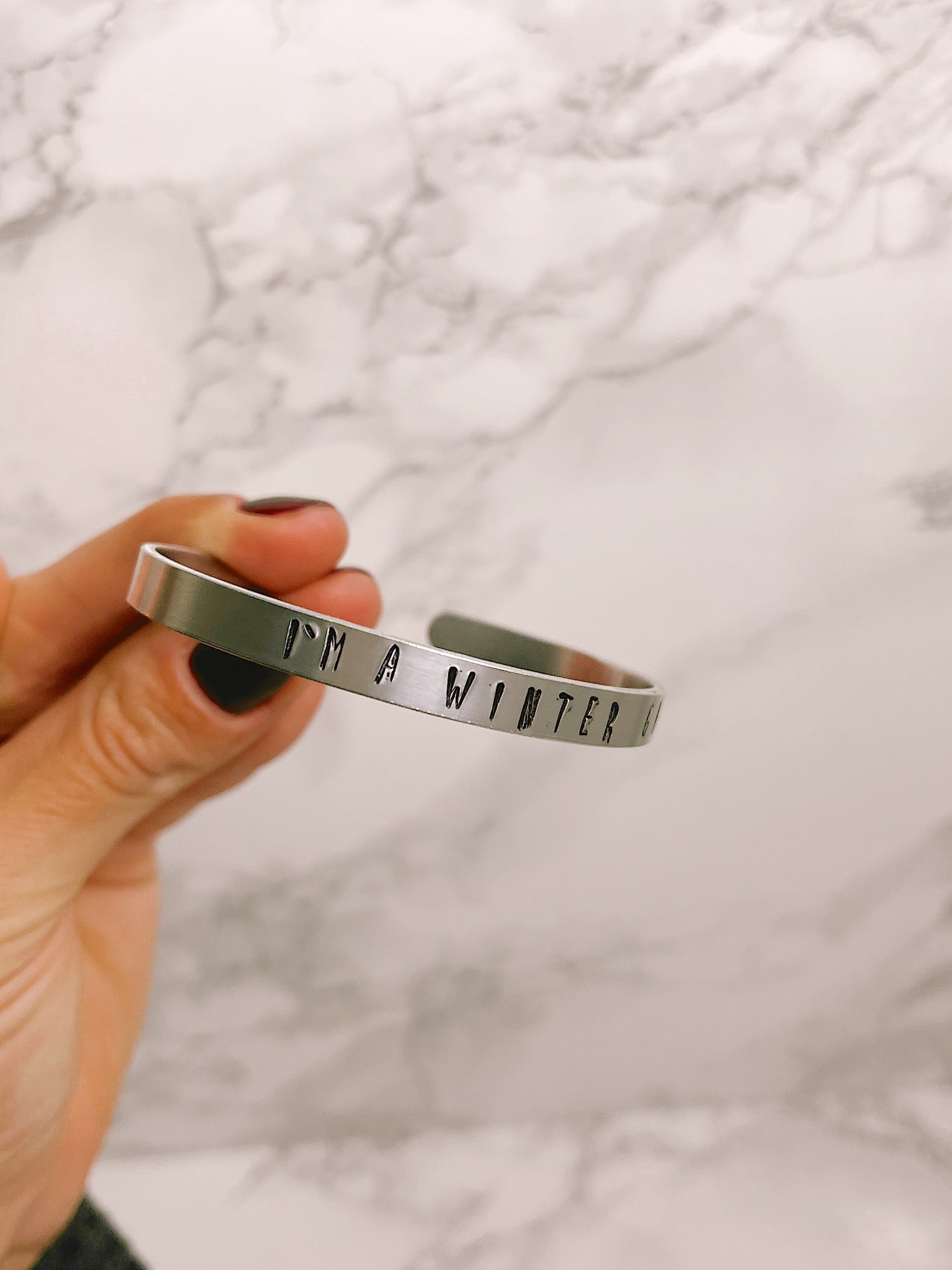 Bracciale personalizzato SLIM - font classic - Wanderlust Factory® ☽ Mobile Fashion Boutique 